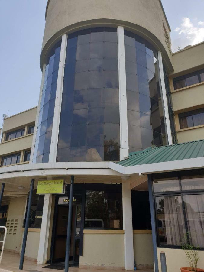 Maxoil Hotel Nanyuki Exteriör bild